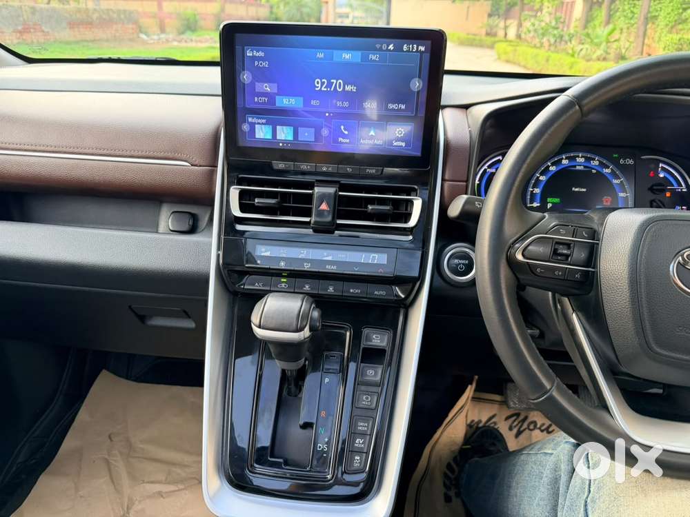 Toyota Innova Hycross 2.0 Vx (o) Hybrid 7 Str, 2025, Petrol