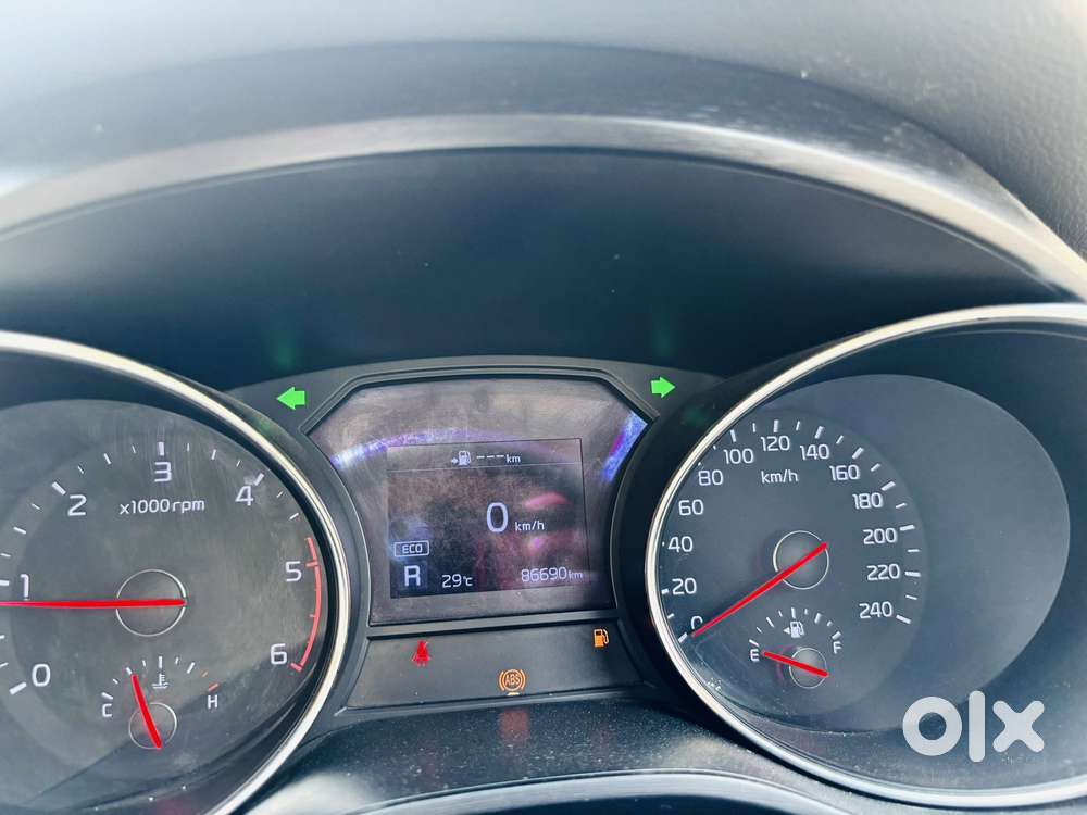 Kia Carnival Premium, 2021, Diesel