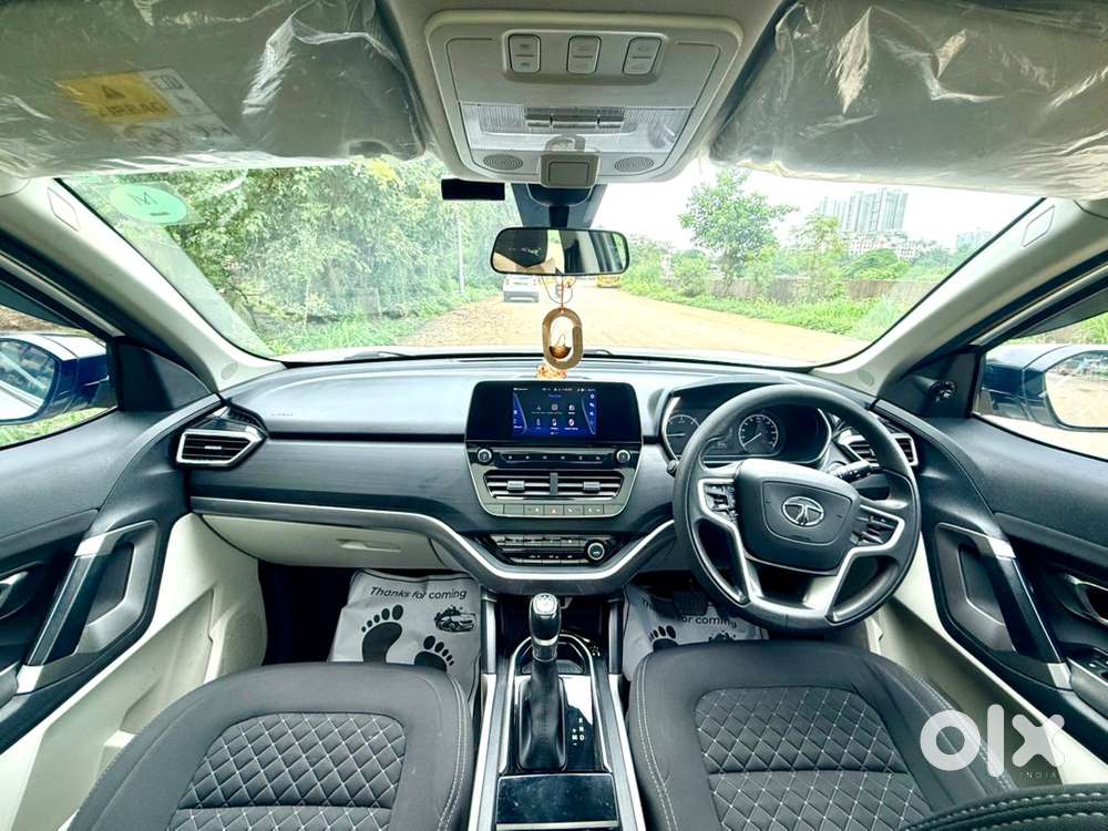 Showroom Condition Scratchless Mint Condition Tata Safari Diesel 2022