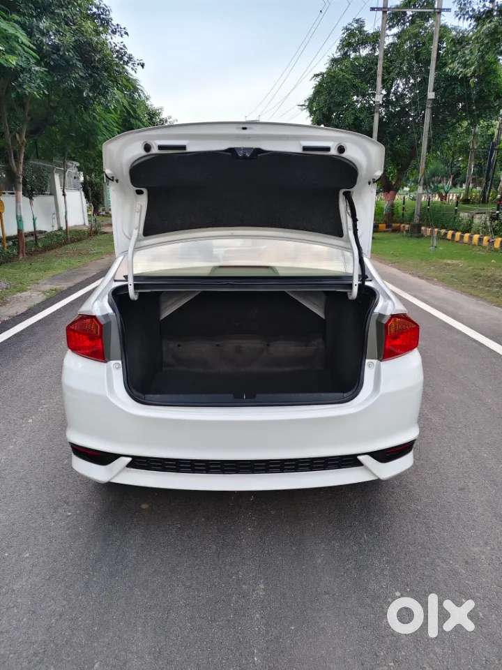 Honda City 1.5 V 4th Gen I-vtec Mt, 2017, Petrol