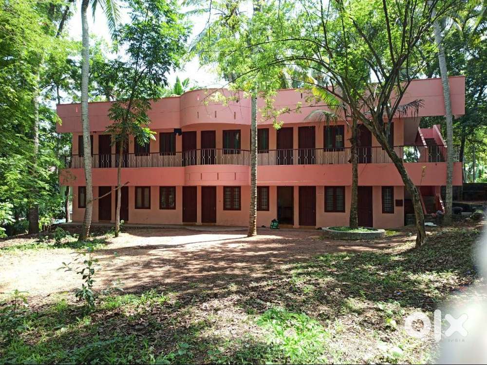 Single rooms with attached bathroom for rent near Technopark , CET