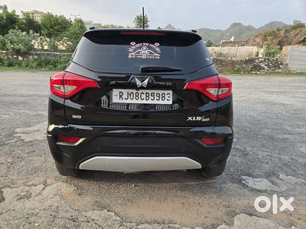 Mahindra Xuv300 1.5 W8 2023