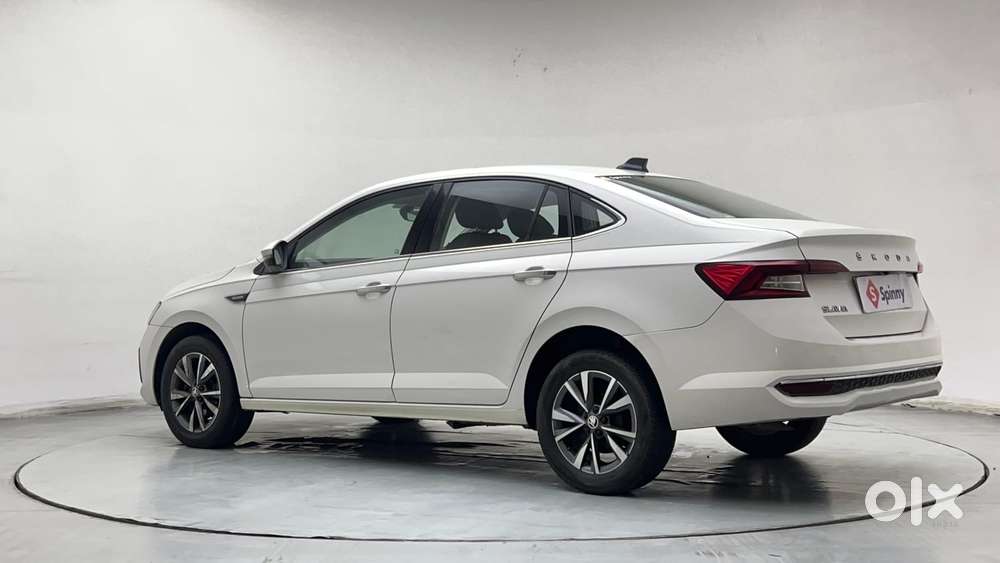 Skoda Slavia Style 1.0l Tsi At, 2022, Petrol