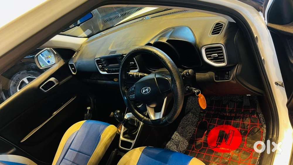 Hyundai Venue 2021 Petrol 23800 Km Driven