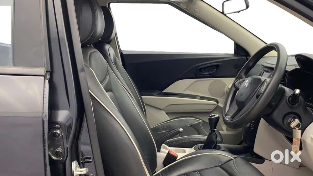 Mahindra Xuv300 W6, 2023, Petrol