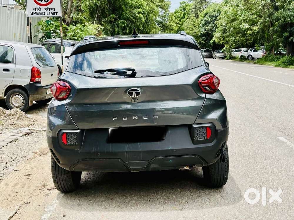 Tata Punch 1.2 Revotron Creative Amt Dual Tone, 2025, Petrol