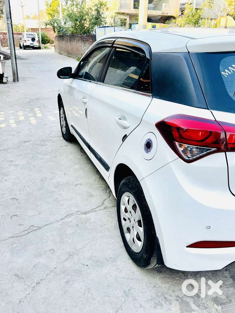 Hyundai I20 Sportz Plus, 2015, Petrol
