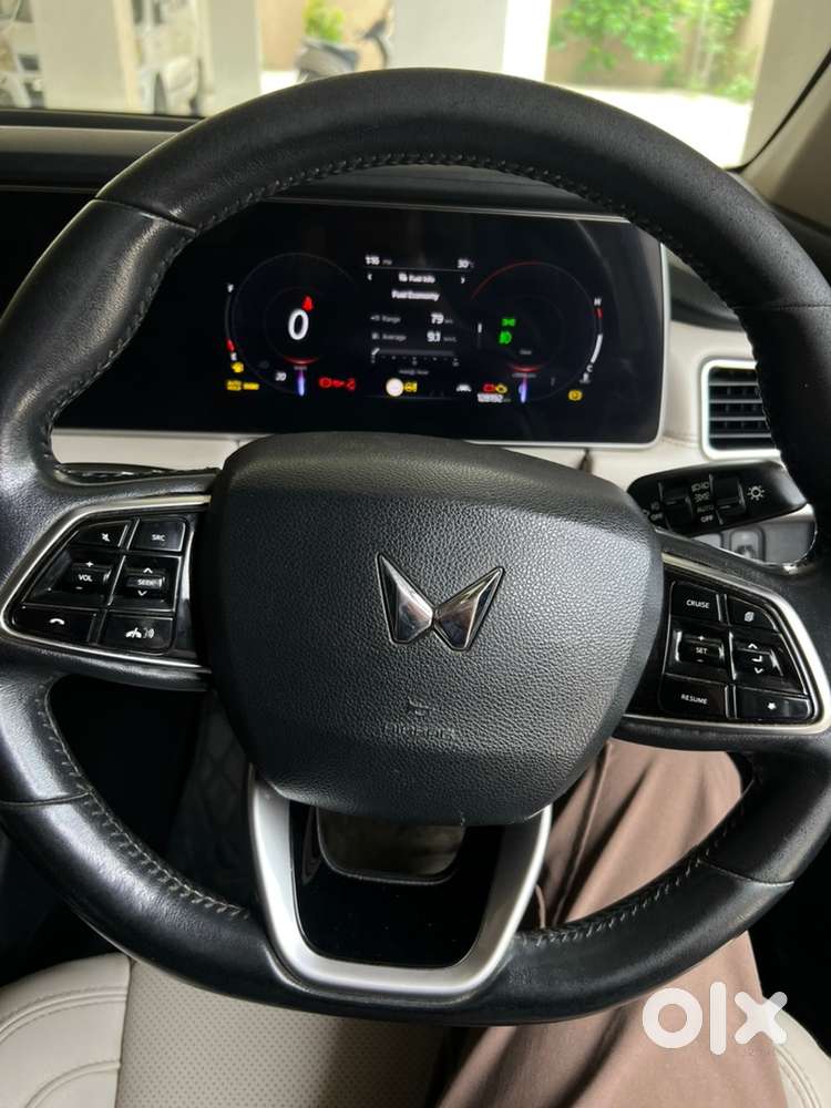 Mahindra Xuv700 Ax7l Luxury Pack Diesel Manual