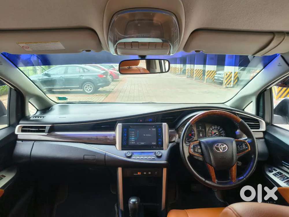 Toyota Innova Crysta 2016 Variant