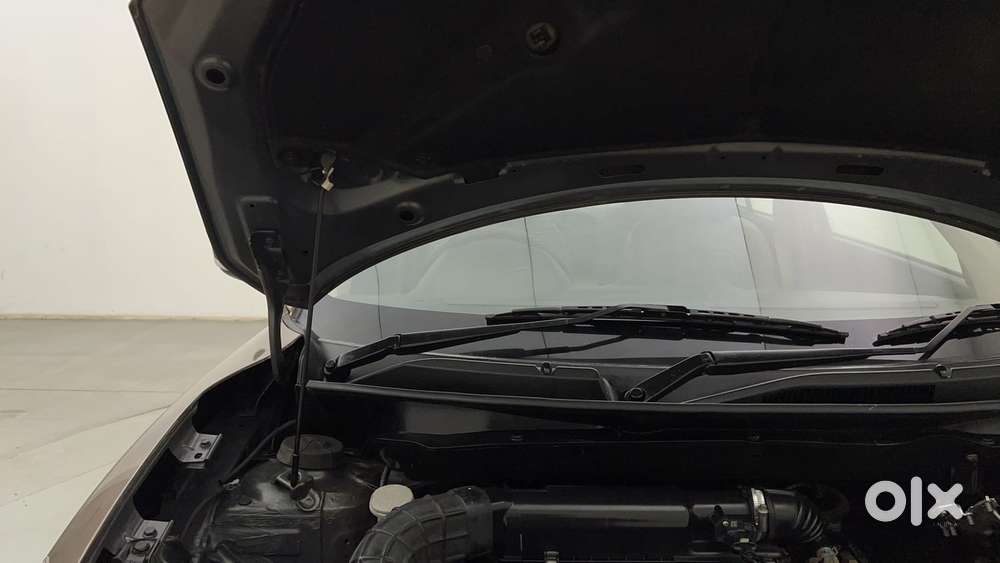 Maruti Suzuki Dzire Vxi Ags, 2022, Petrol