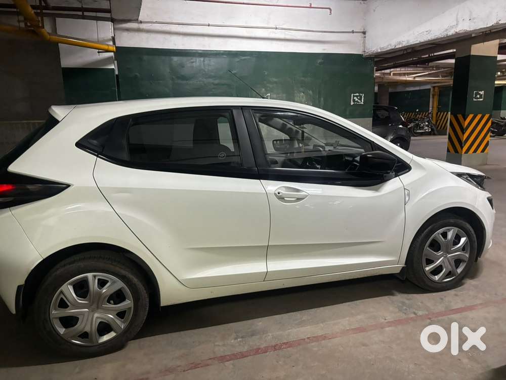 2022 Tata Altroz Xm+  Only 8,000 Km  Single Owner  Under Warranty