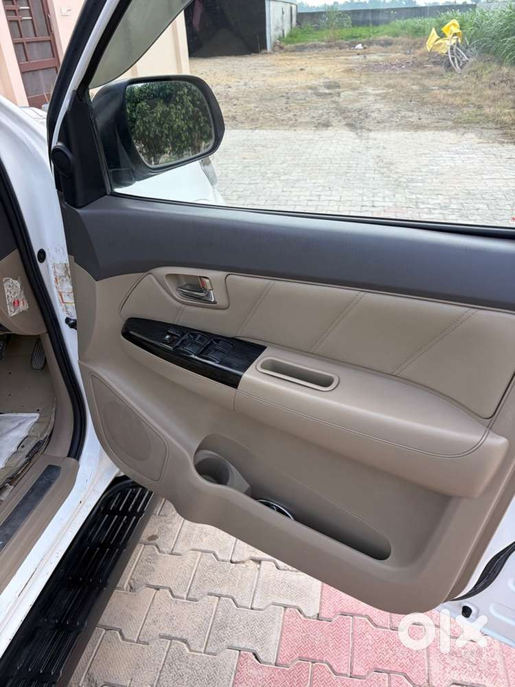 Toyota Fortuner Diesel Manual 2012