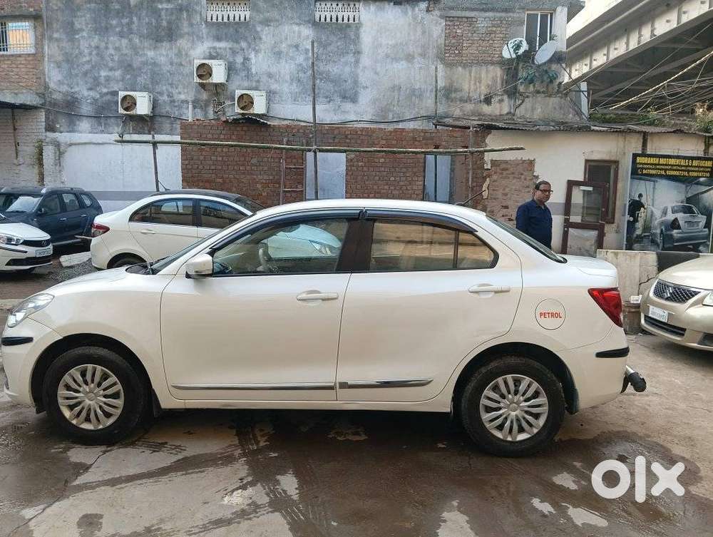 Maruti Suzuki Dzire 1.2 Vxi, 2022, Petrol
