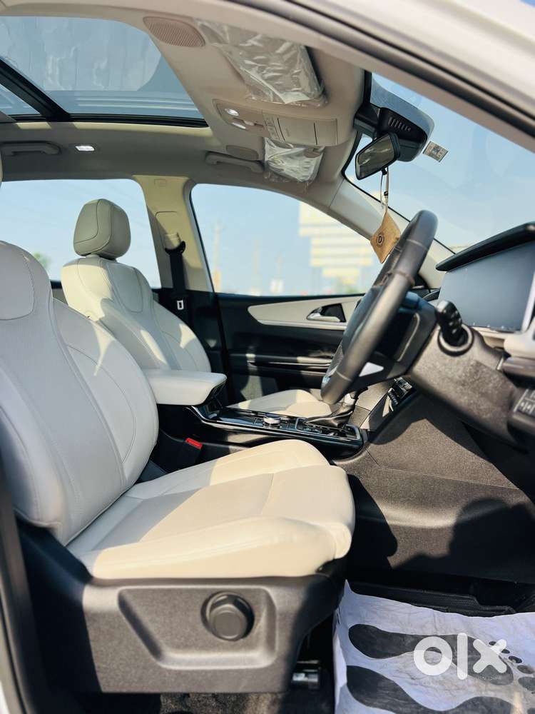 Mahindra Xuv700 2.2 Ax 7 Diesel At Luxury Pack Str, 2024, Diesel