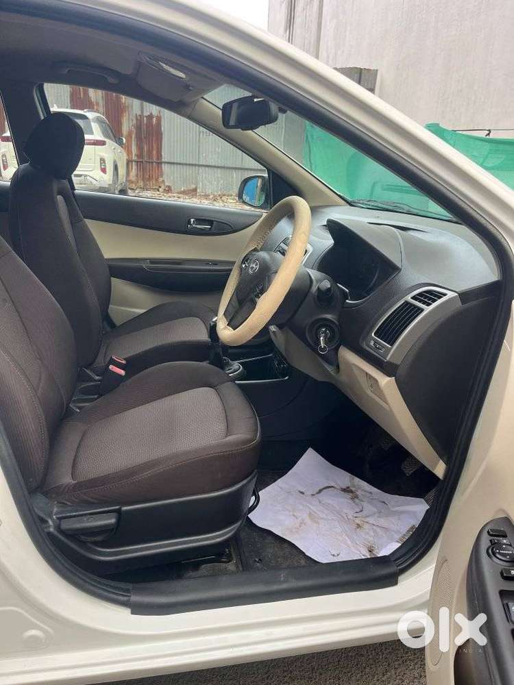 Hyundai I20 Sportz 1.4 Crdi 6 Speed Bs-iv, 2014, Diesel
