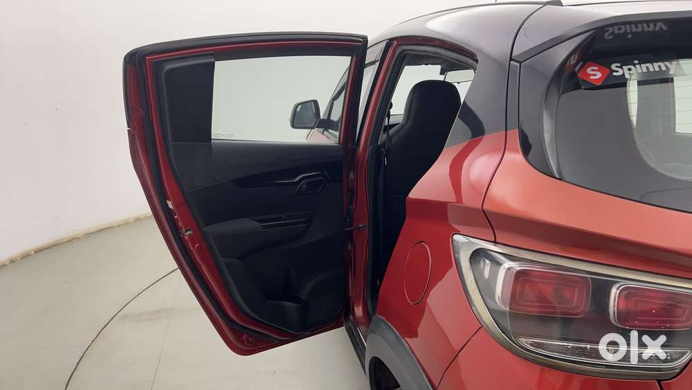 Mahindra Kuv100 Nxt 1.2 K8 Petrol 6 Str Dual Tone, 2017, Petrol