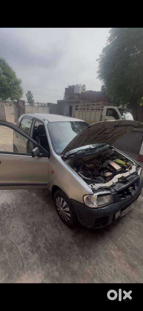 Centre Lock Petrol Car