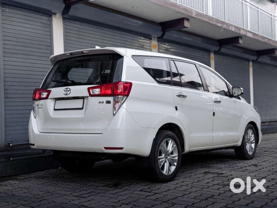 Toyota Innova Crysta 2.8z Automatic, 2016, Diesel