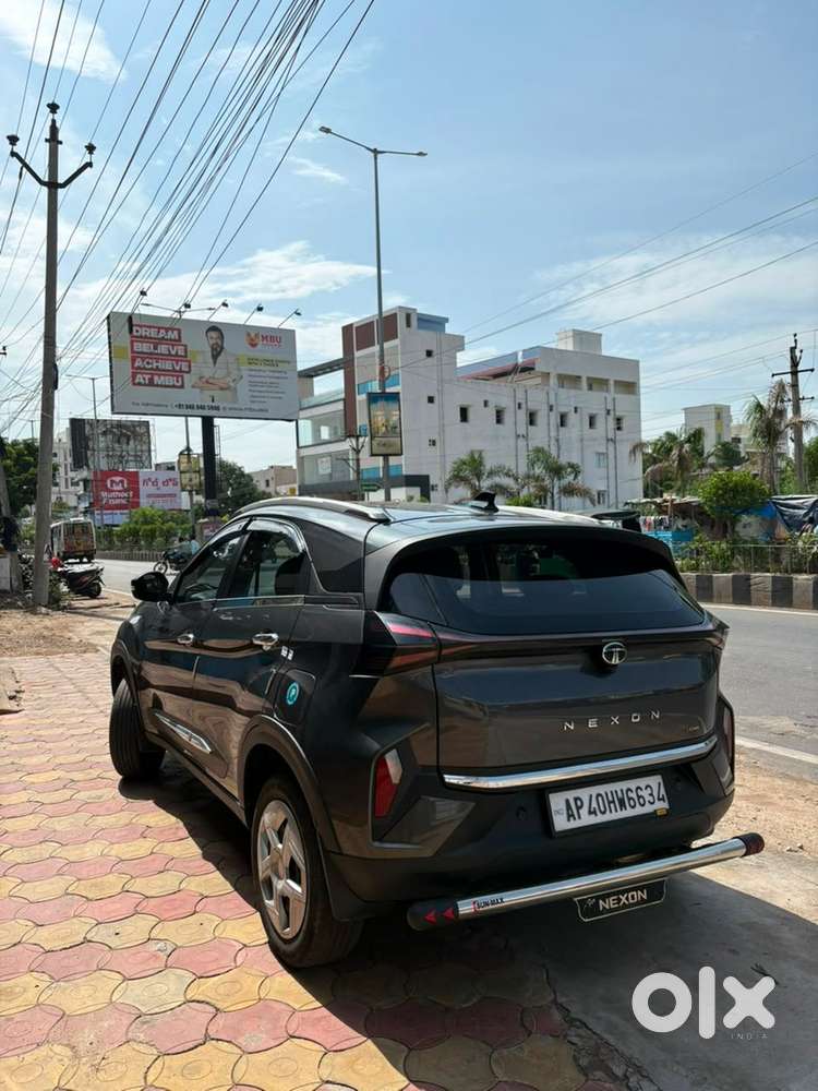Tata Nexon Cng 2025