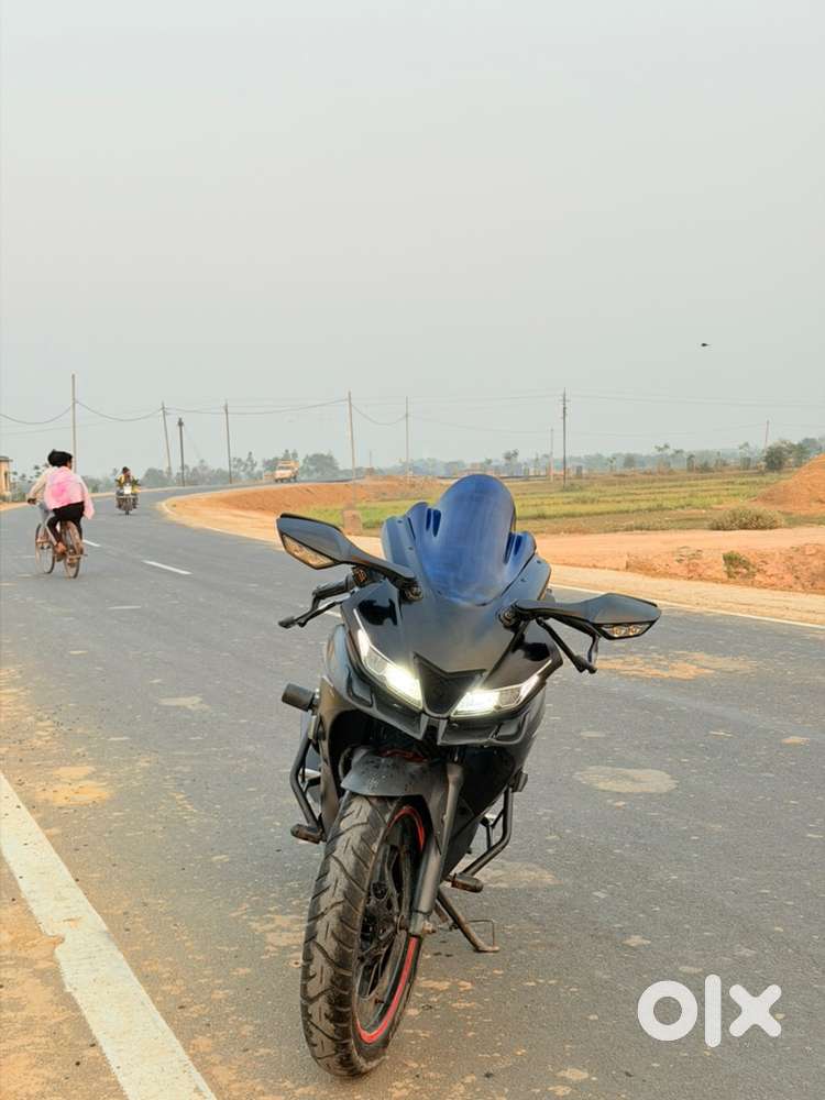 Yamaha R15 V3