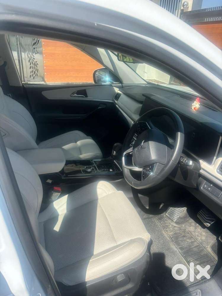 Mahindra Petrol 2024 Car