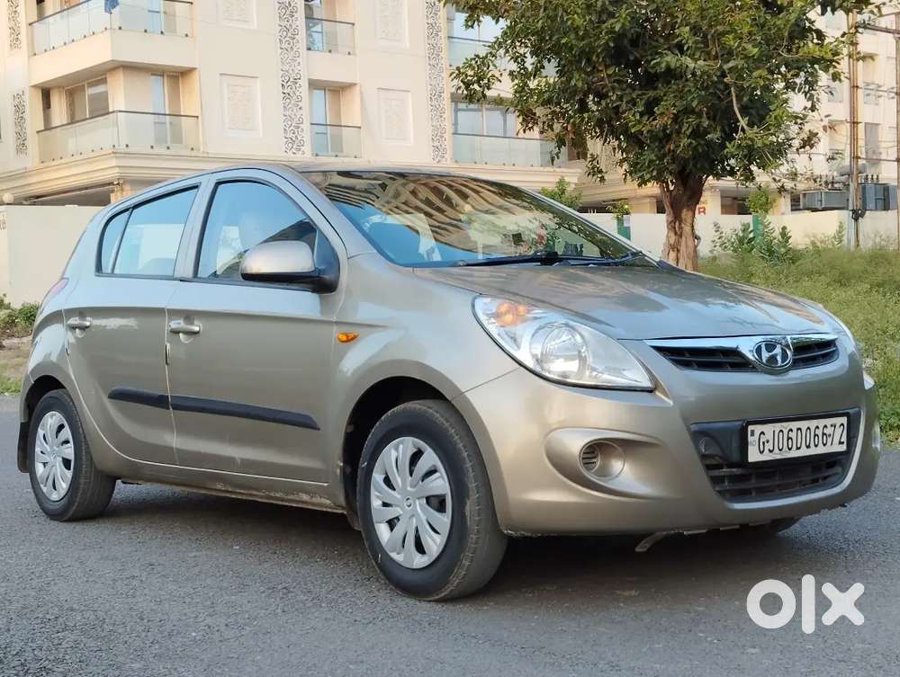Hyundai I20 2010 Cng & Hybrids 98000 Km Driven