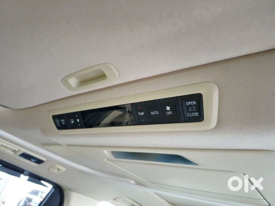 Toyota Vellfire Vip – Executive Lounge, 2023, Petrol