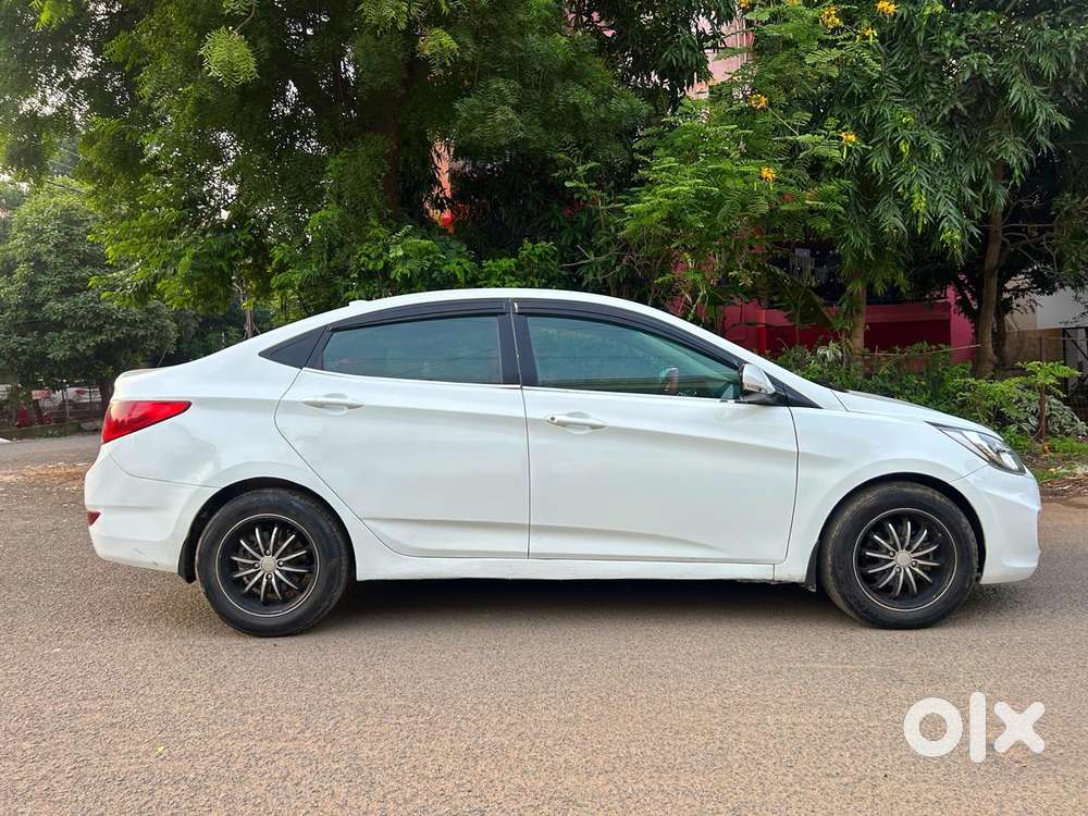Hyundai Verna Fluidic 1.6 Crdi Sx, 2011, Diesel