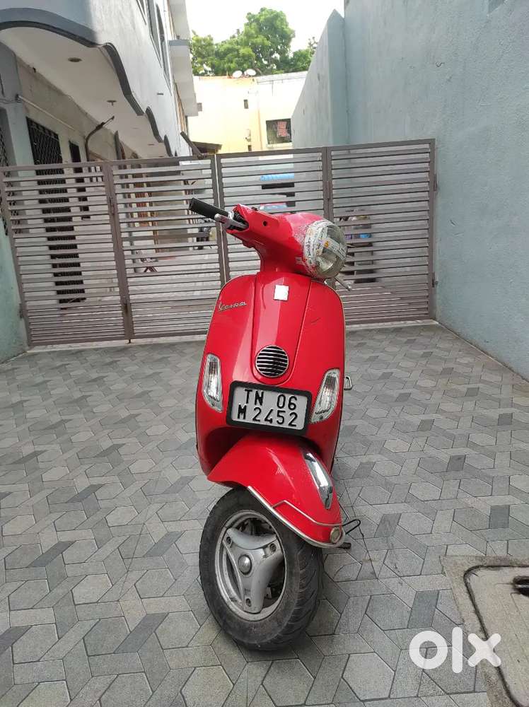 Vespa 125XL only 8000 Kms only driven Red colour Scooters 1753552659