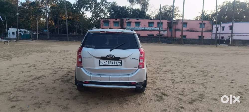 Xuv 500 Top Model W8