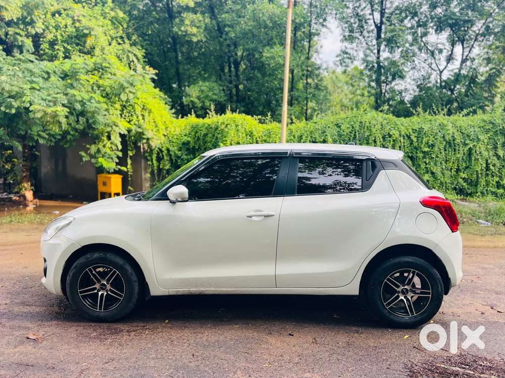 Maruti Suzuki Swift Vxi + Manual, 2021, Petrol