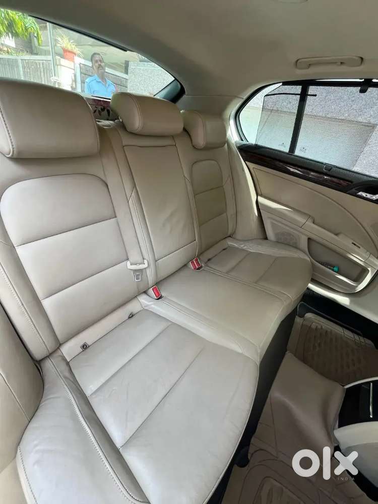 Skoda Superb 2015 Petrol 48000 Km Driven