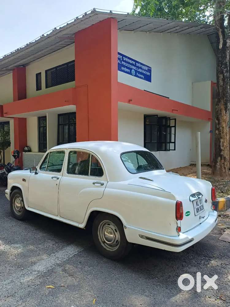 Ambassador Grand Isuzu Full Option Low Kms.