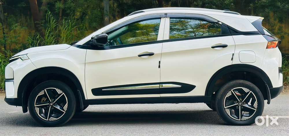 Tata Nexon Smart Plus1.2 Revotron Petrol 5 Mt, 2024, Petrol