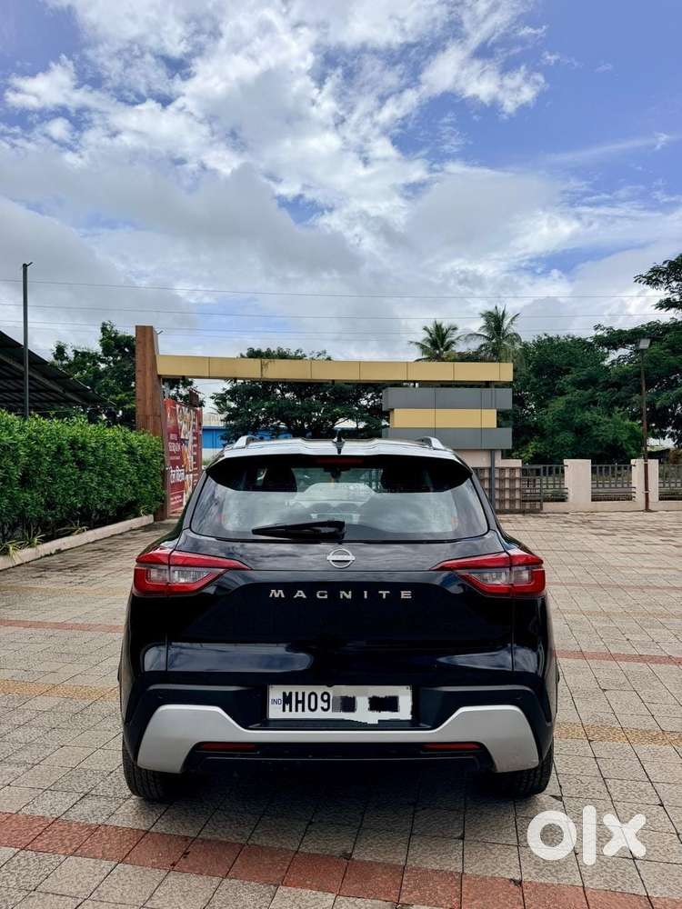Nissan Magnite 1.0 Xv Premium, 2023, Petrol