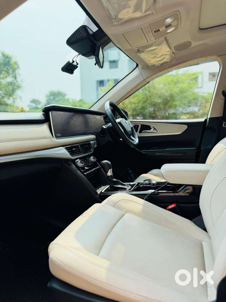 Mahindra Xuv700 Ax7 Luxury Pack Awd, 2024, Diesel