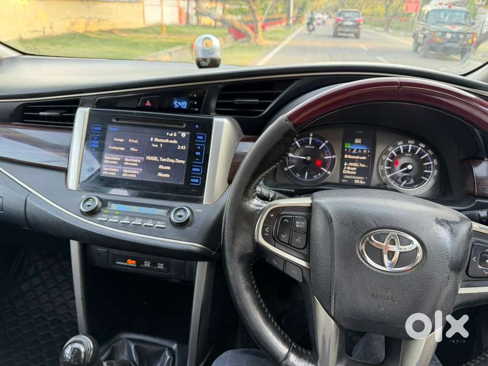 Toyota Innova Crysta 2.4 V 8 Str, 2016, Diesel