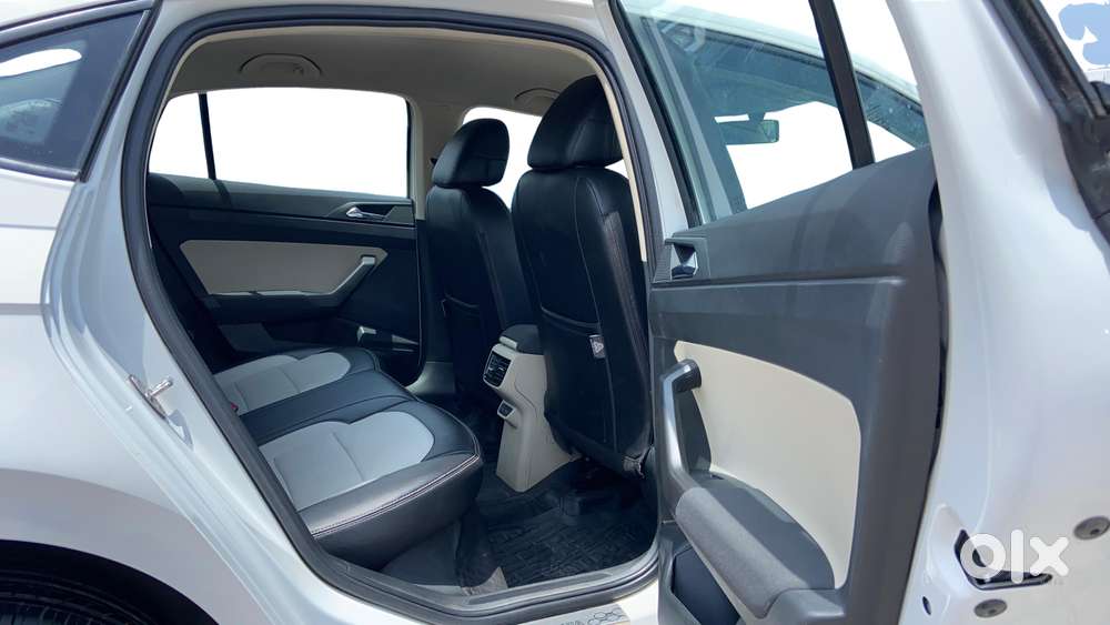 Skoda Slavia 1.0 Ambition Tsi At, 2023, Petrol