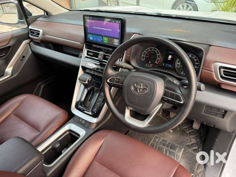 Toyota Innova Hycross Gx (o), 2025, Petrol