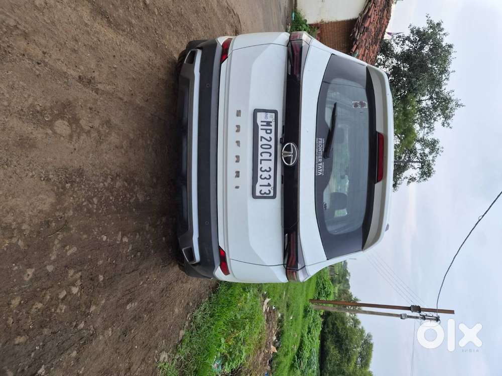 Tata Safari 2021