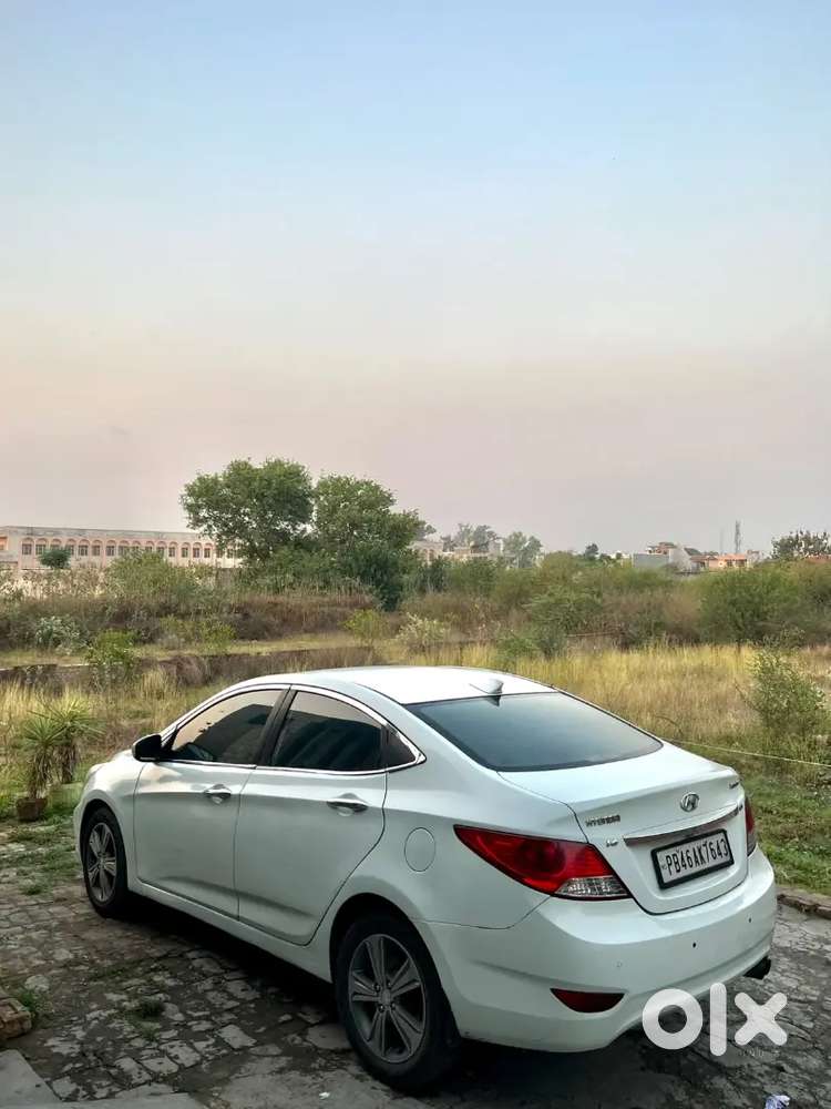 Hyundai Verna 1.6 Crdi Manual 2012