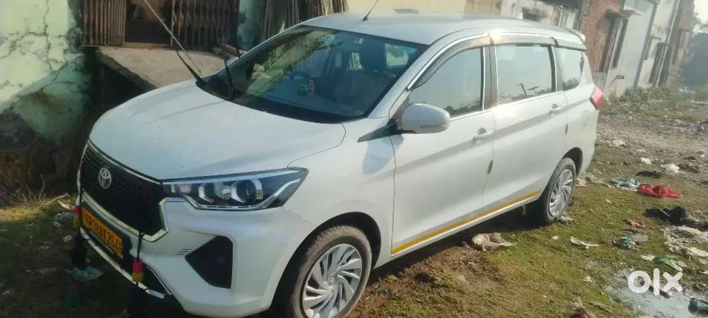 Toyota Rumion 2025 Petrol 9995 Km Driven