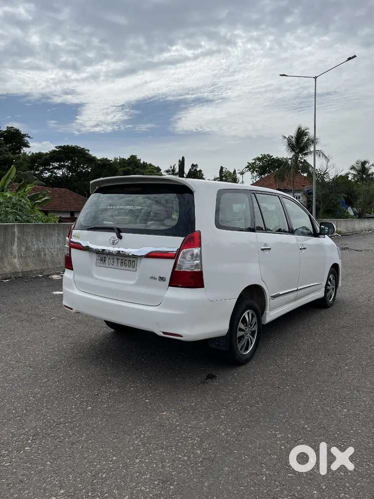 2015 Toyota Innova 2.5 V Intercooler ( Noc Rate)