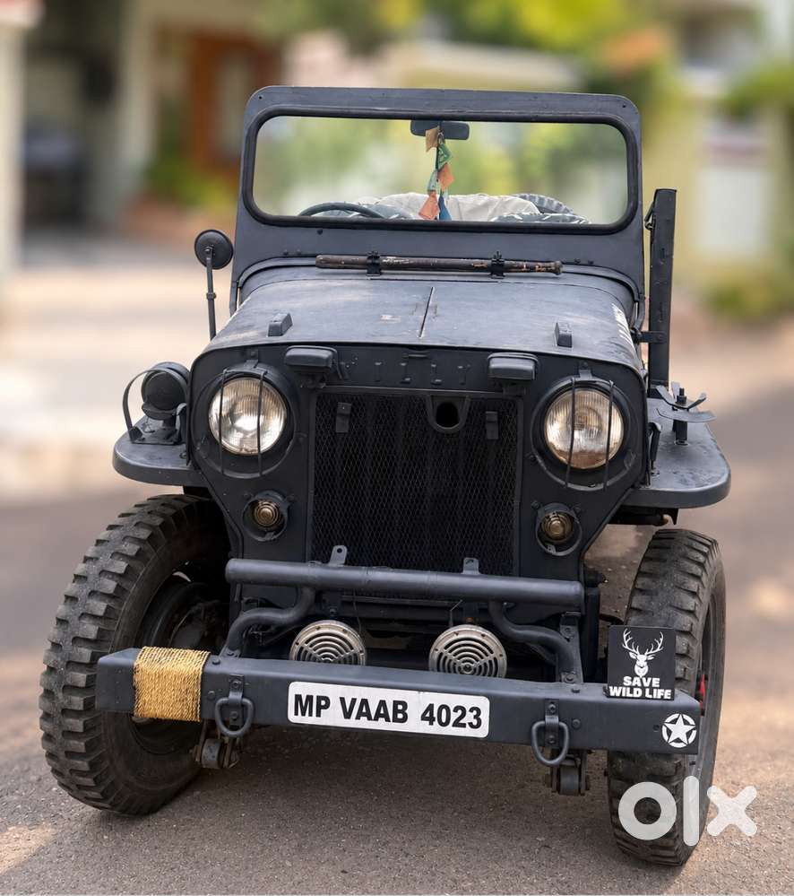 Vintage Jeep Kaiser 1953