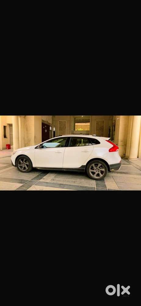 Volvo V40 2015 Diesel 87000 Km Driven