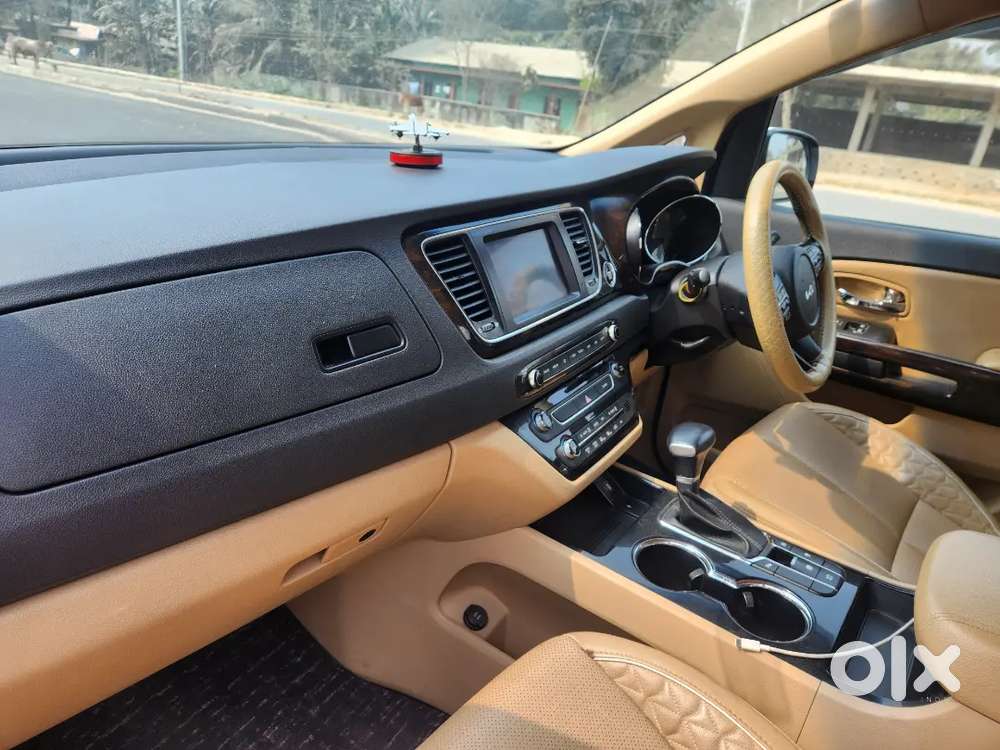 Kia Carnival Limousine Plus 2022 Diesel 51000 Km Driven