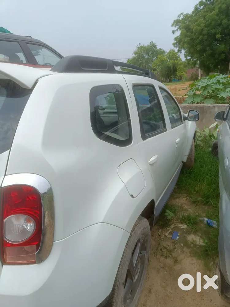 Renault Duster 2015 Diesel 130000 Km Driven