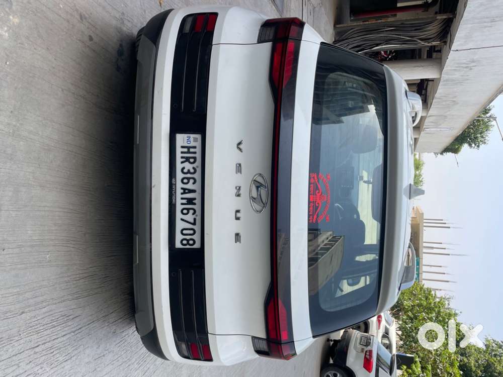Hyundai Venue 2022 Petrol Well Maintained