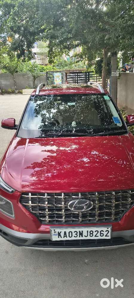 Hyundai Venue Imt  40,600 Km  Single Owner  Top Condition