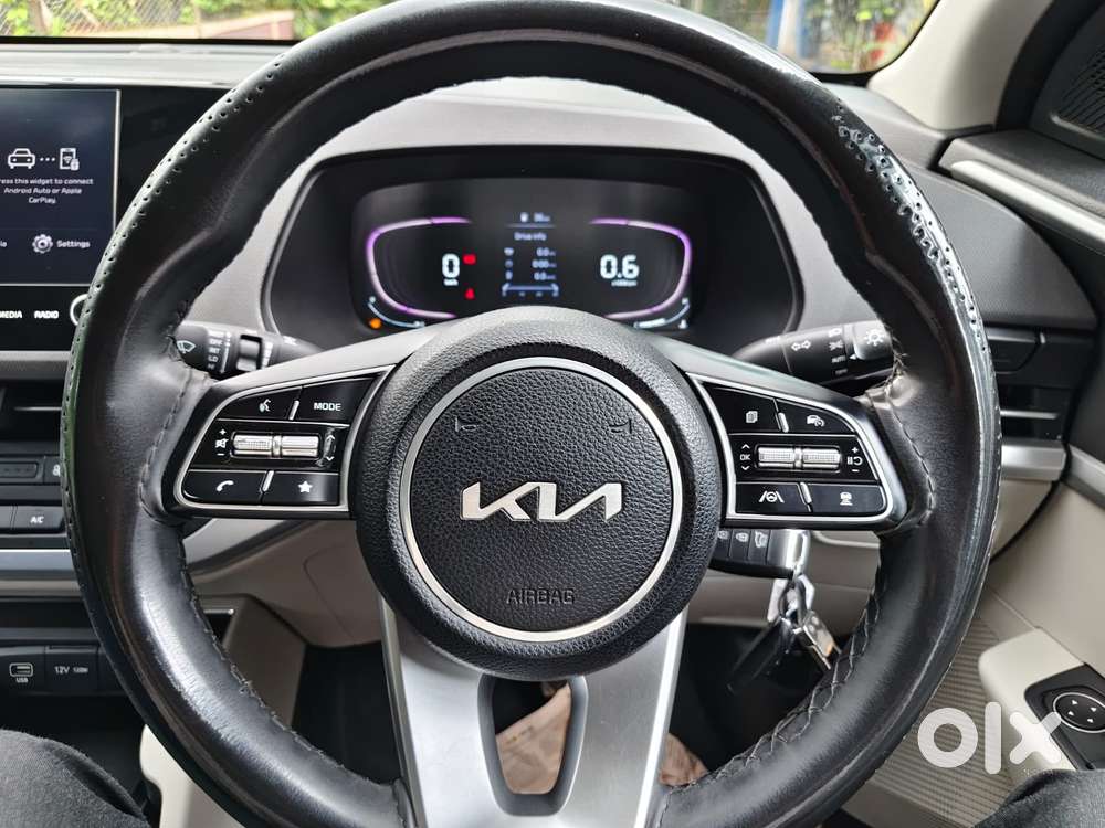 Kia Carens 1.4 Premium 7 Str, 2022, Petrol